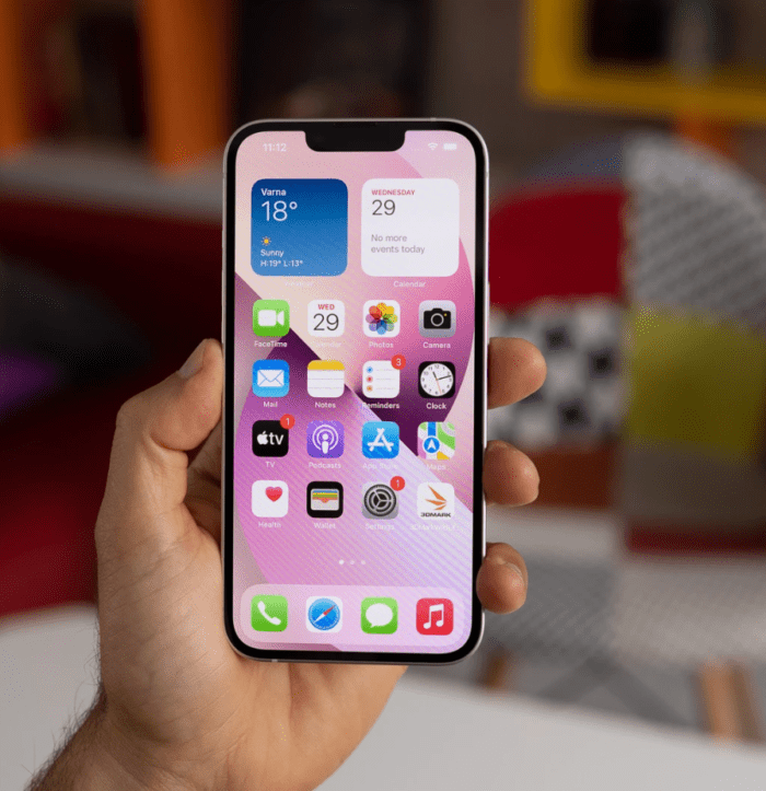 iPhone 13 - Image 10